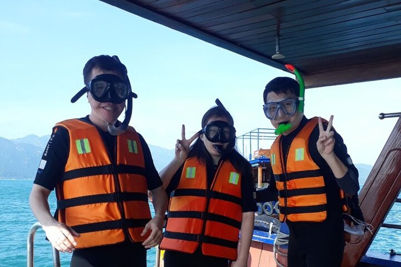 Baia di Nha Trang: esplora lo snorkeling di mezza giornata a Coral Reef — 4