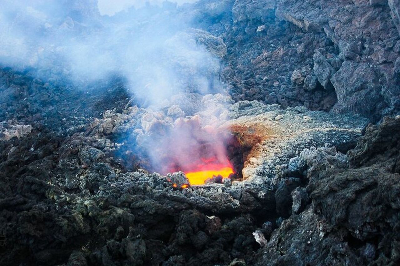 Transfer da Taormina a Siracusa con Sosta al Vulcano Etna