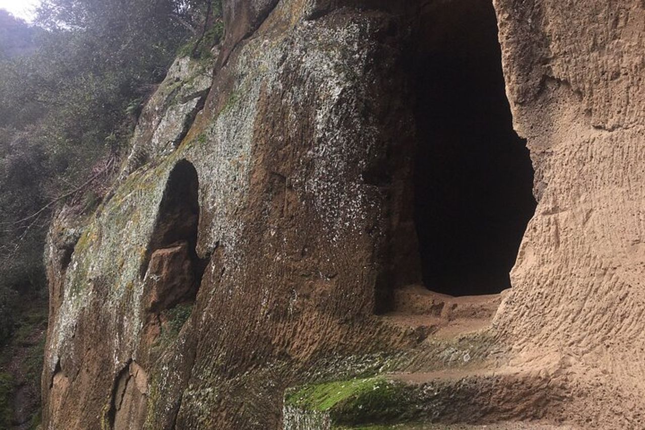 Sorano: le sue meraviglie, le vie cave e le cantine storiche — 4