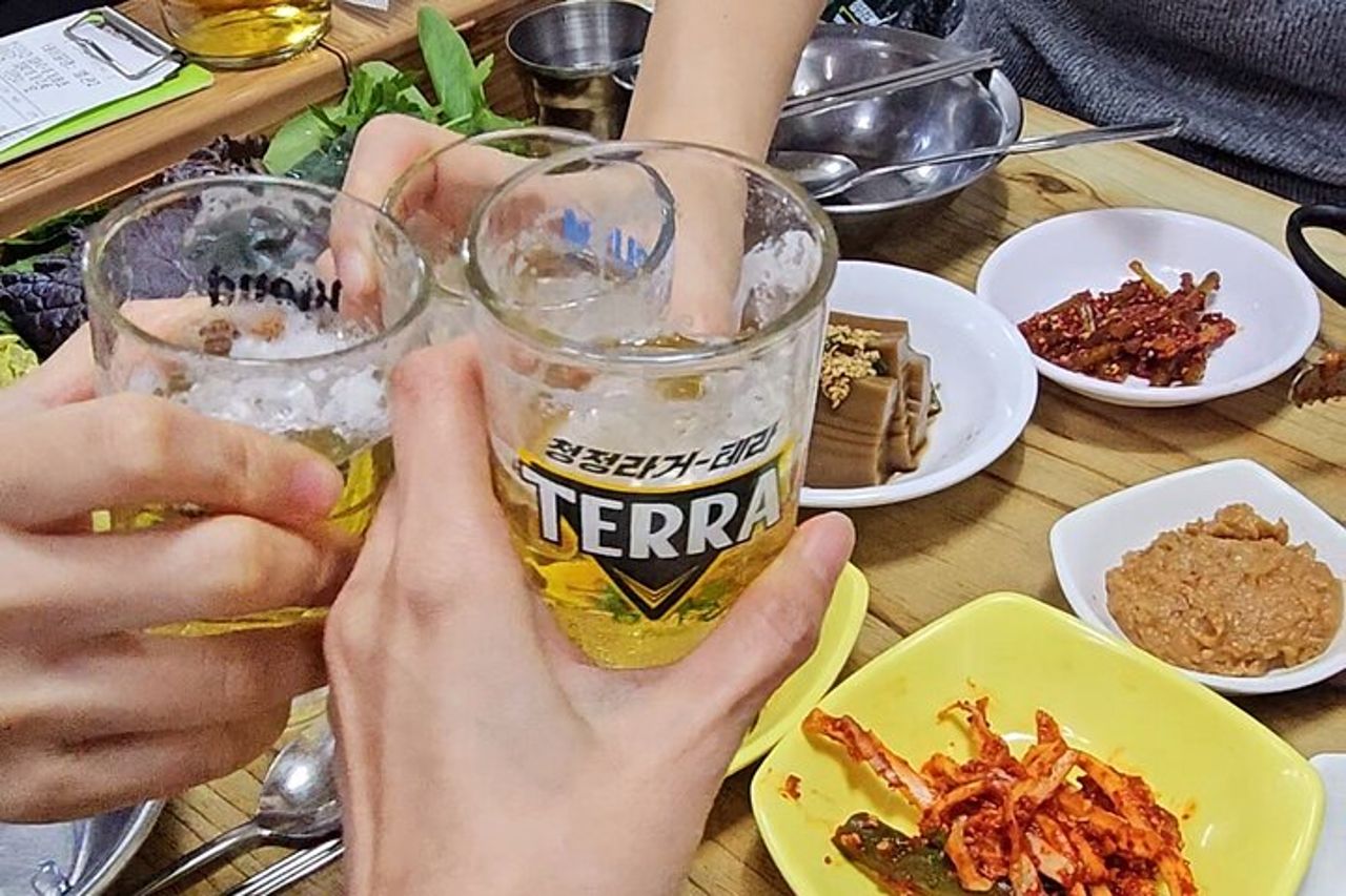 Combo barbecue coreano locale e stufato di Kimchi Esplora le gemme nascoste a Seoul — 5