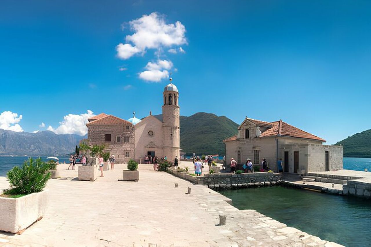 Tour privato Funivia -Kotor- Perast- Nostra Signora delle Rocce — 7