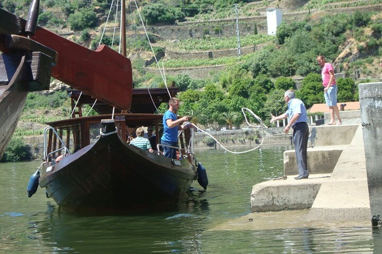 Tour del vino per piccoli gruppi della Valle del Douro con pranzo e crociera sul fiume — 4