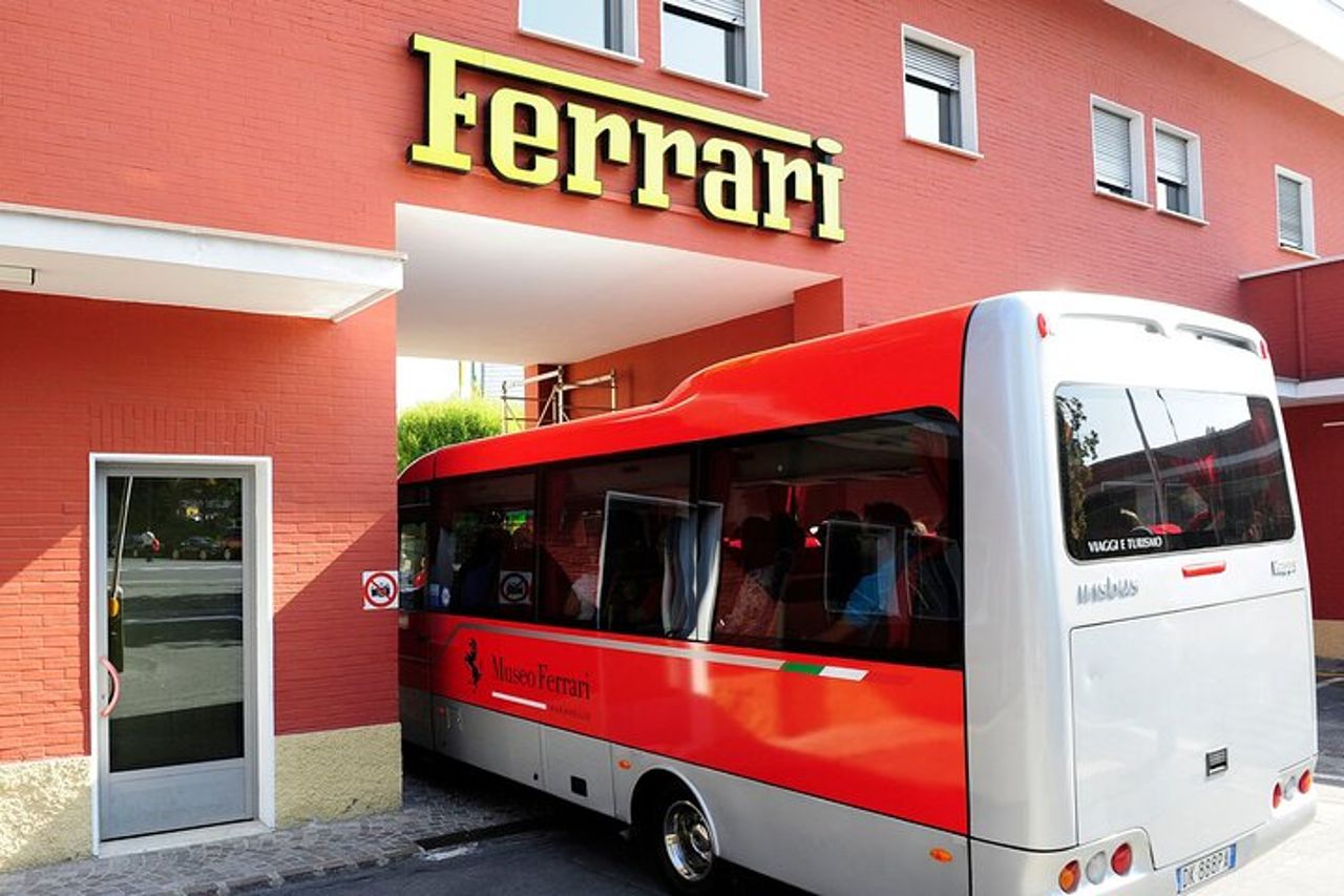 Tour di gruppo Casa Museo Ferrari e Fabbrica di Parmigiano Reggiano — 2