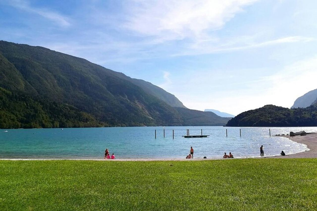 Tour del Lago di Molveno e della Distilleria di Grappa con Degustazioni — 7