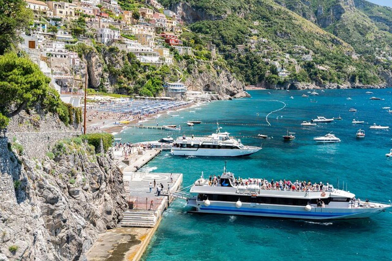 Da Salerno: Tour privato della Costiera Amalfitana in furgone Mercedes — 2
