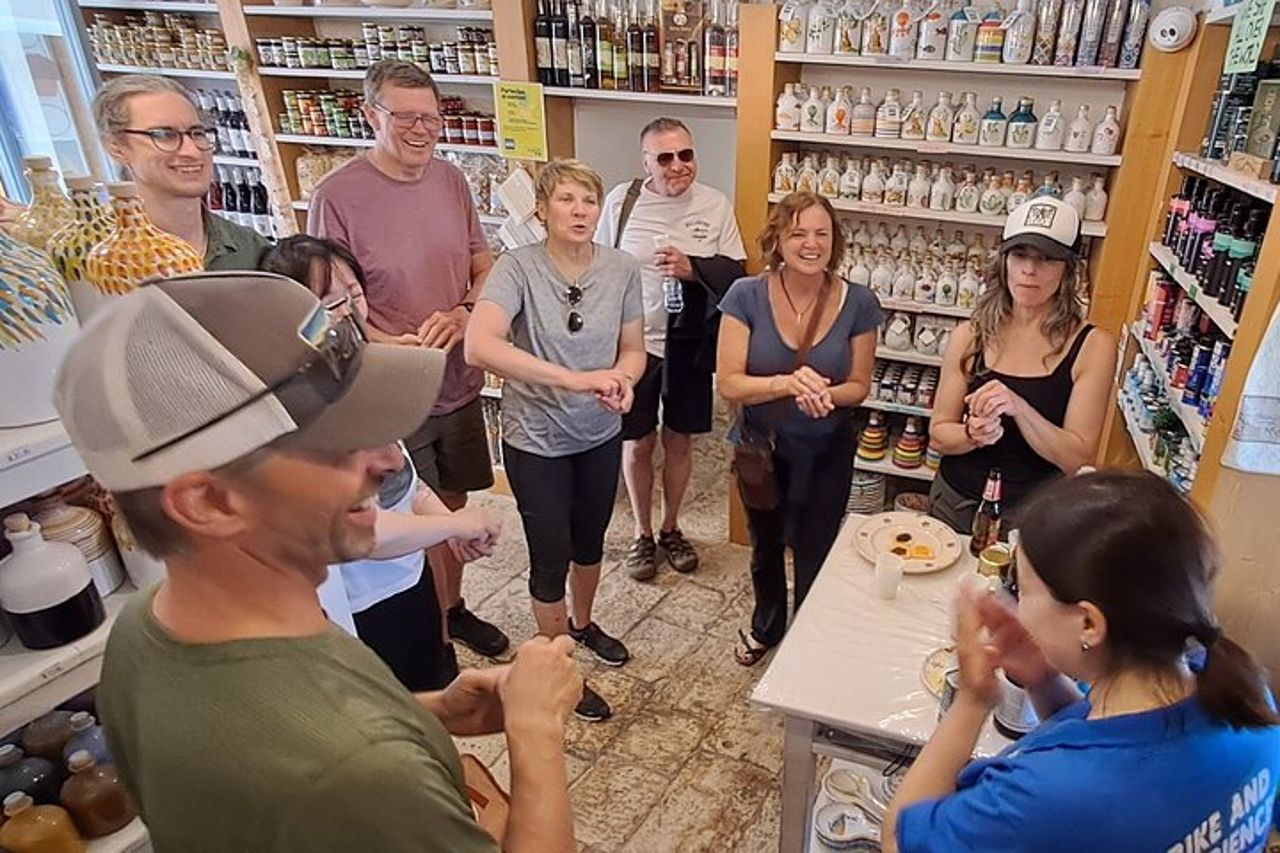 Esperienza Privata di Degustazione di Olio a Monopoli — 4