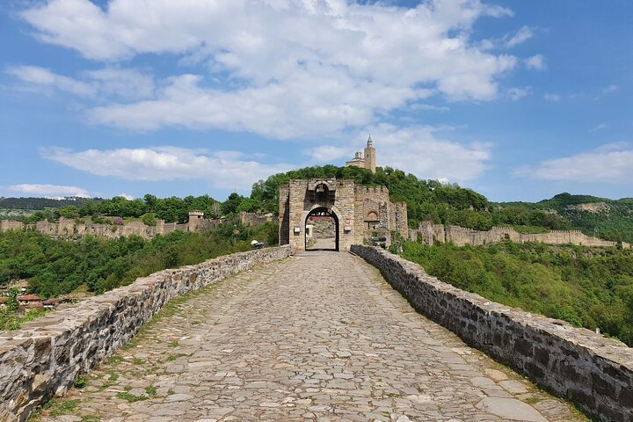 Gita di un giorno in Bulgaria: Monastero di Basarabovo, Tsarevets e Arbanasi — 2