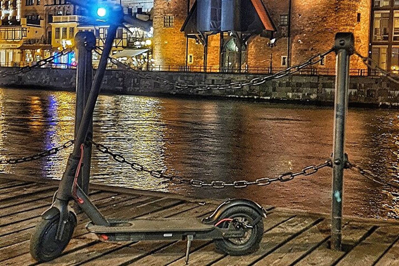 Tour in scooter elettrico: tour della città vecchia - 1,5 ore di magia! — 5