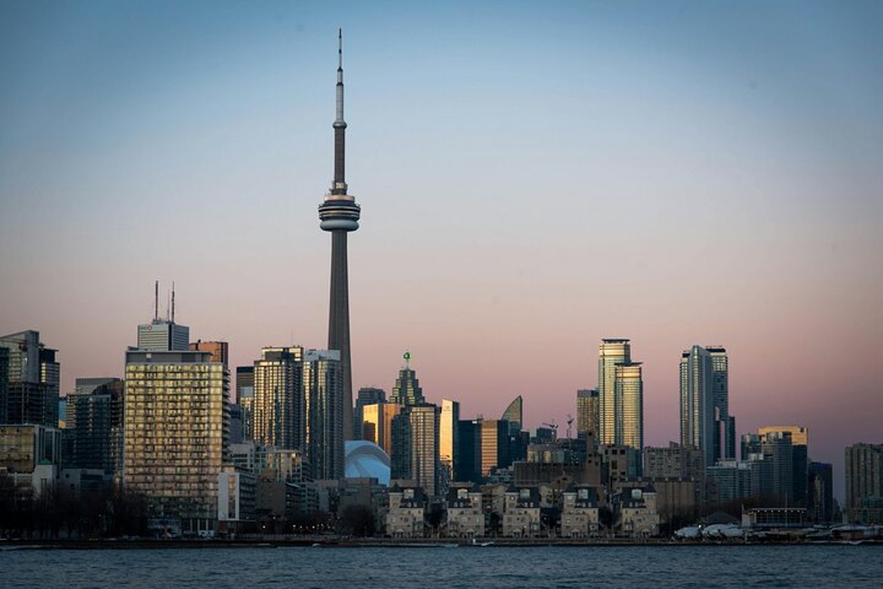 Trasferimento privato di sola andata Cascate del Niagara a Toronto Aeroporto YYZ