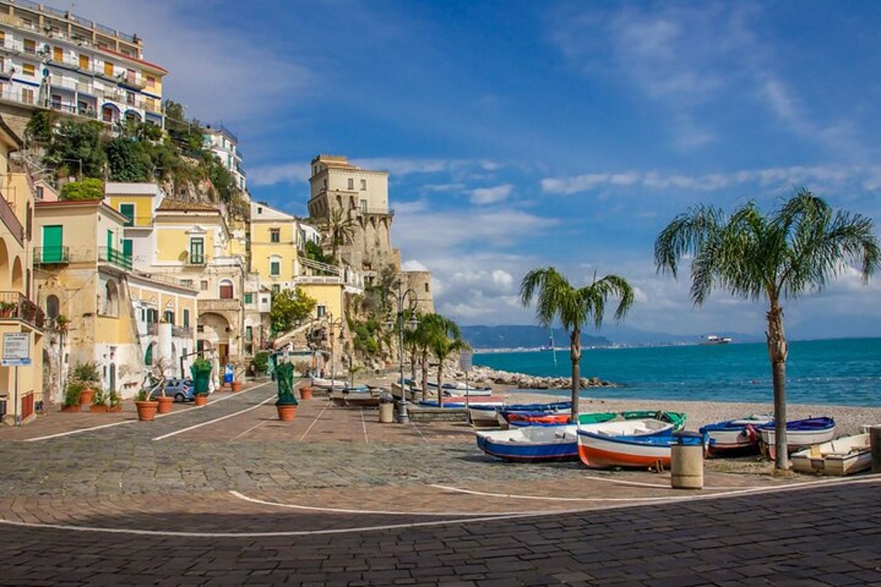 Tour privato della Costiera Amalfitana da Vietri Cetara Maiori e Minori — 3