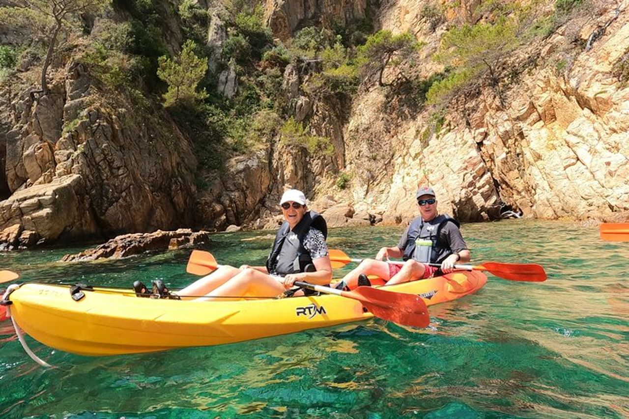 Costa Brava : Kayak, Snorkeling, Foto, Pranzo, Spiaggia e Salto sulla scogliera! — 8