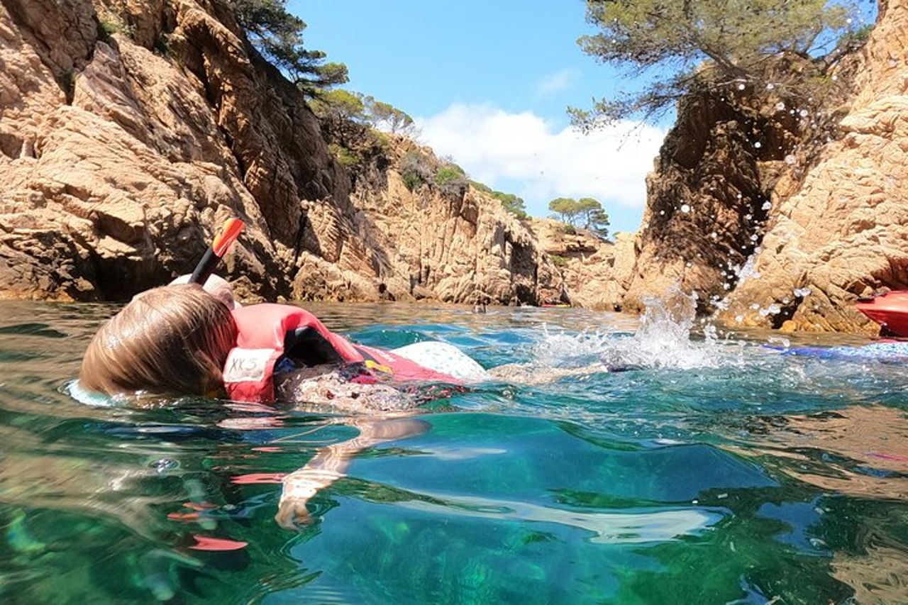 Costa Brava : Kayak, Snorkeling, Foto, Pranzo, Spiaggia e Salto sulla scogliera! — 2