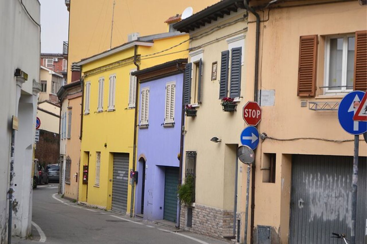 Caccia al tesoro a Rimini & tour a piedi con audioguida