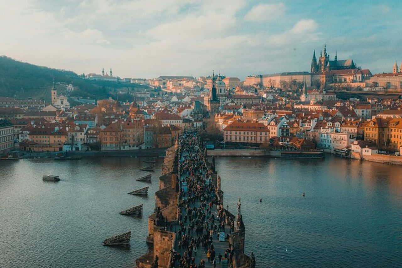 Da Monaco a Praga - Trasferimento privato porta a porta, autista locale di lingua inglese — 9