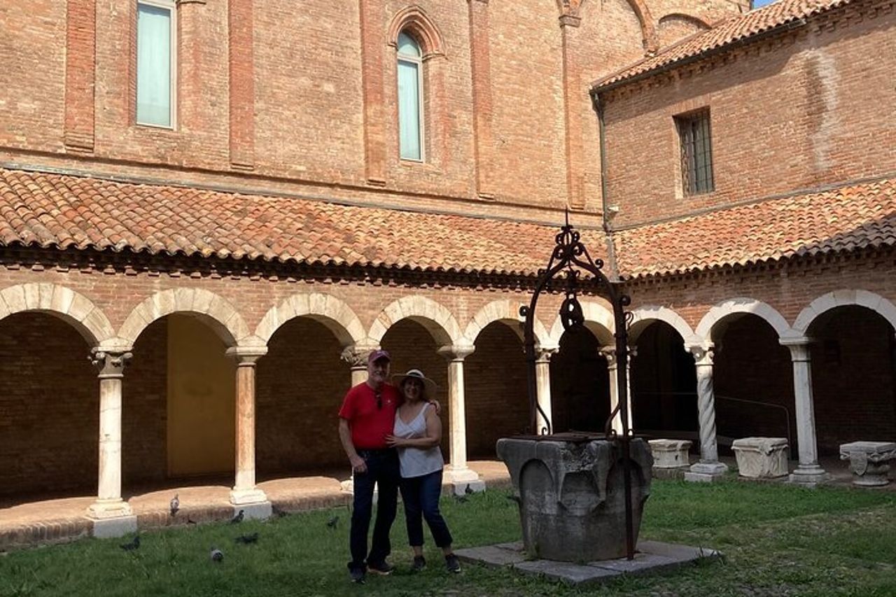 Tour privato a piedi nel centro storico di Ferrara con una guida locale — 5