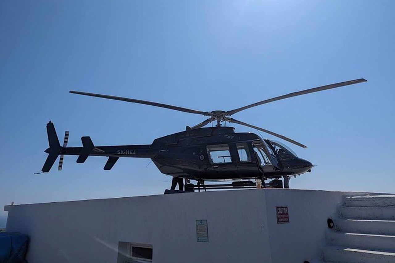 Trasferimento privato in elicottero da Sifnos a Mykonos