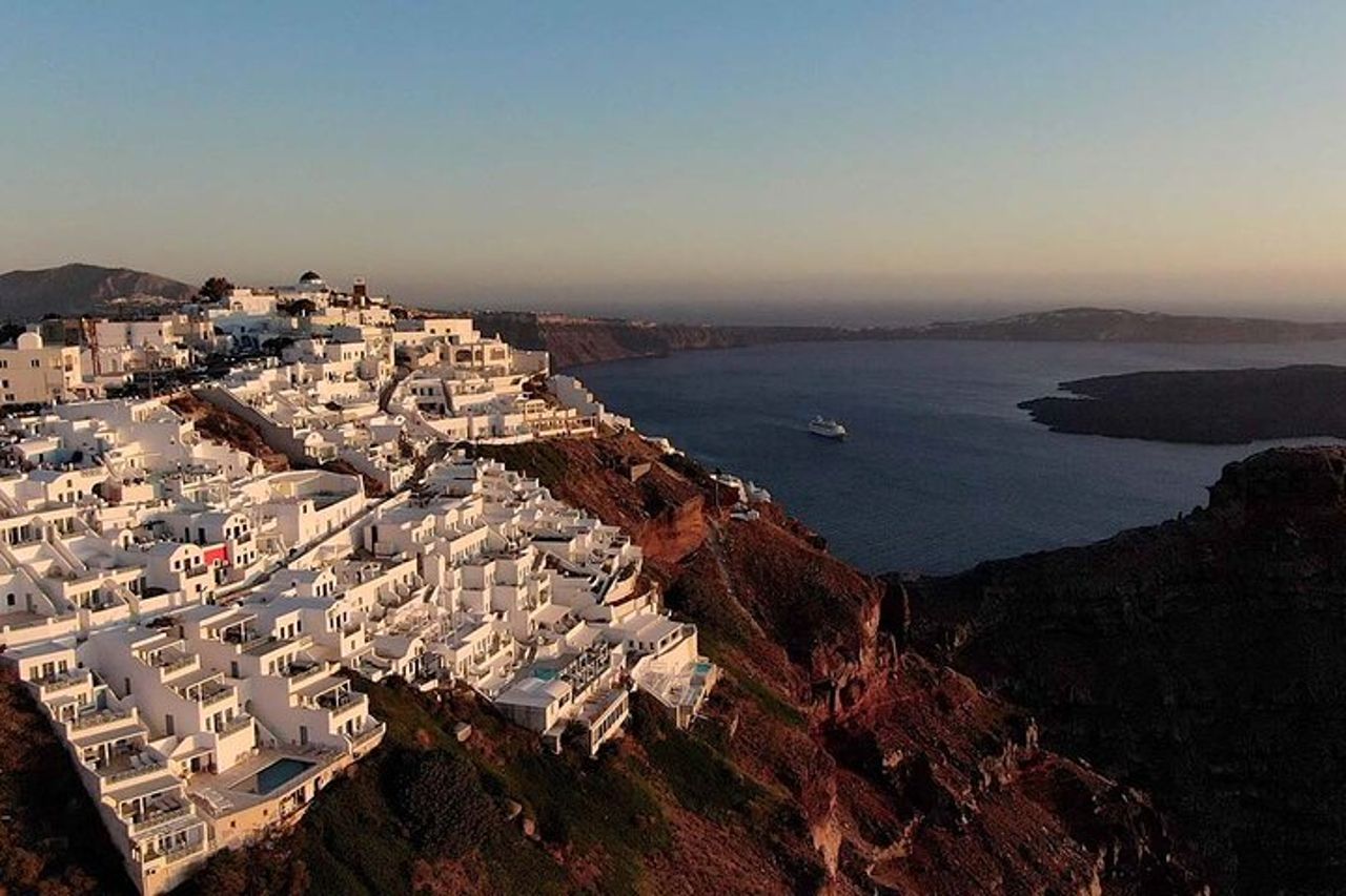 Trasferimento privato in elicottero da Santorini a Sifnos — 3