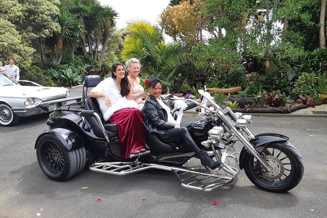 Noleggia auto d'epoca e moto-trike per matrimoni — 5
