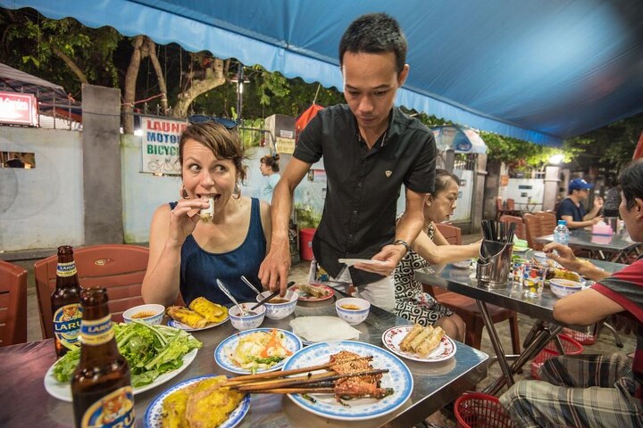 Hoi An al tramonto: autentico tour locale dello street food — 2