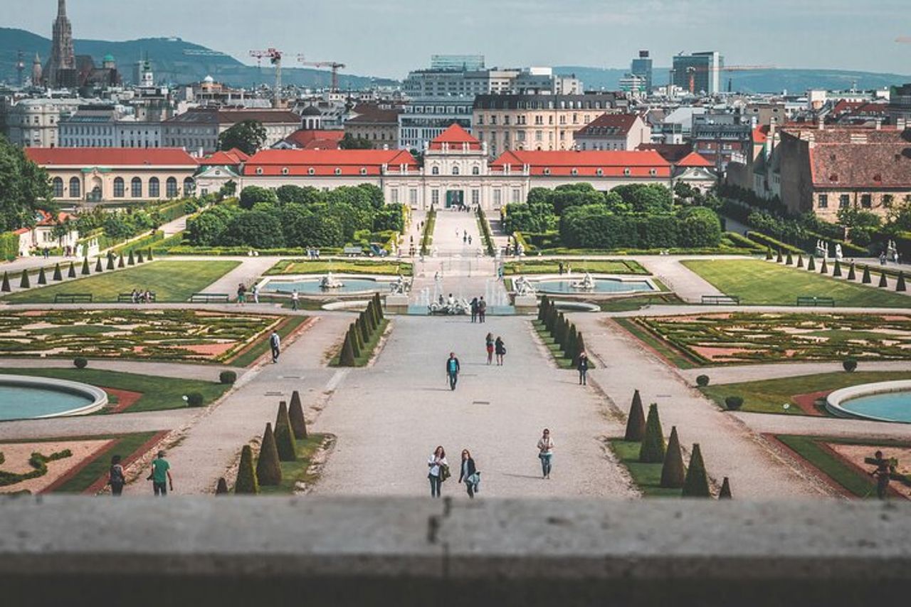 Da Salisburgo a Vienna, trasferimento privato, 2 ore di giro turistico, autista locale, inglese — 6