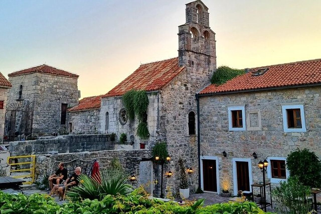 Tour semi-privato di un giorno del Montenegro: Budva & Cattaro da Tirana — 5