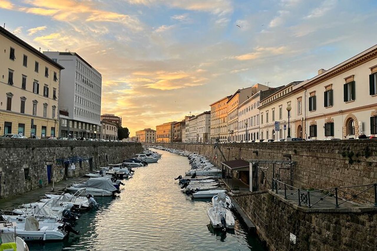 Tour privato della costa toscana e pranzo a Bolgheri da Livorno — 2