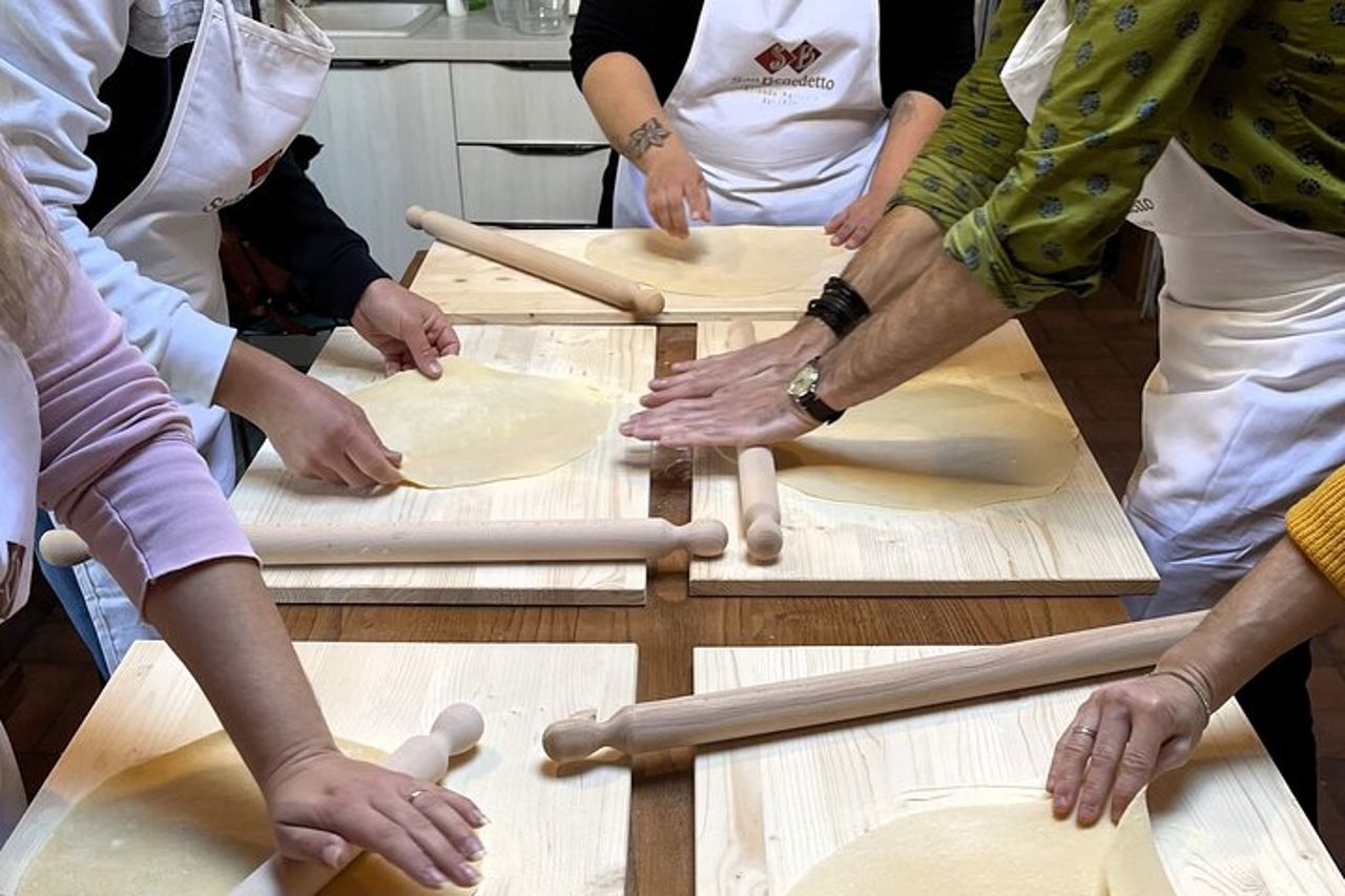 Esperienza Classe di cucina in San Gimignano con pranzo — 6