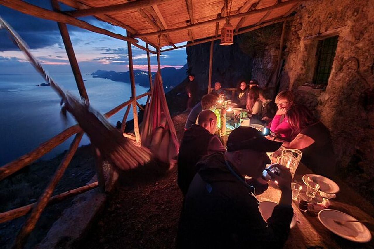 Sentiero degli Dei al Tramonto + Enogastronomia alla Capanna del Pastore