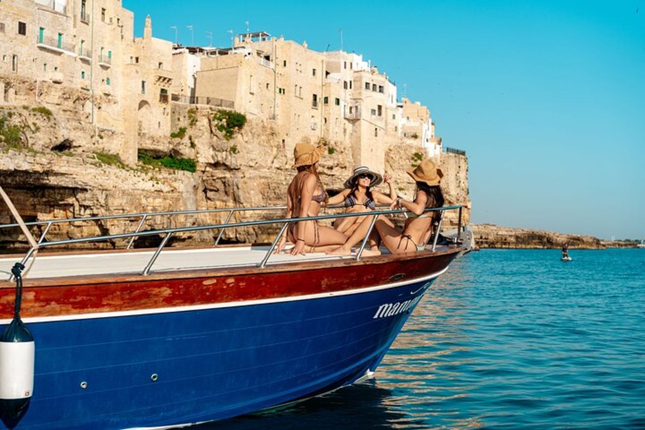 Escursione di Gruppo in Barca a Polignano | MAMMAMIA Boat — 2