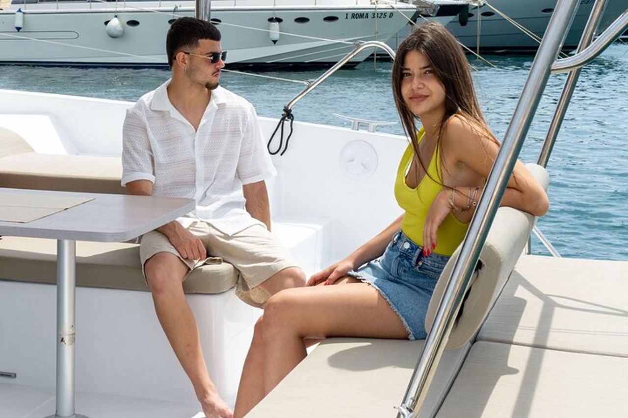 Tour Privato di Mezzo Giorno in Catamarano a Polignano a mare — 7