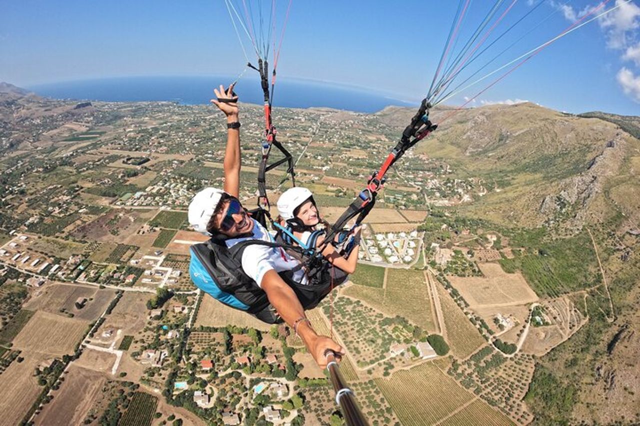 Volo in Parapendio Biposto a Castellammare del Golfo — 4