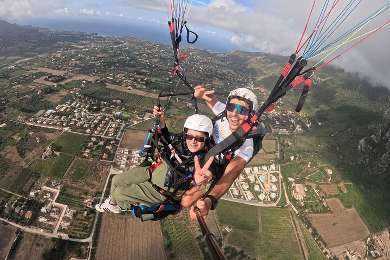 Volo in Parapendio Biposto a Castellammare del Golfo — 5