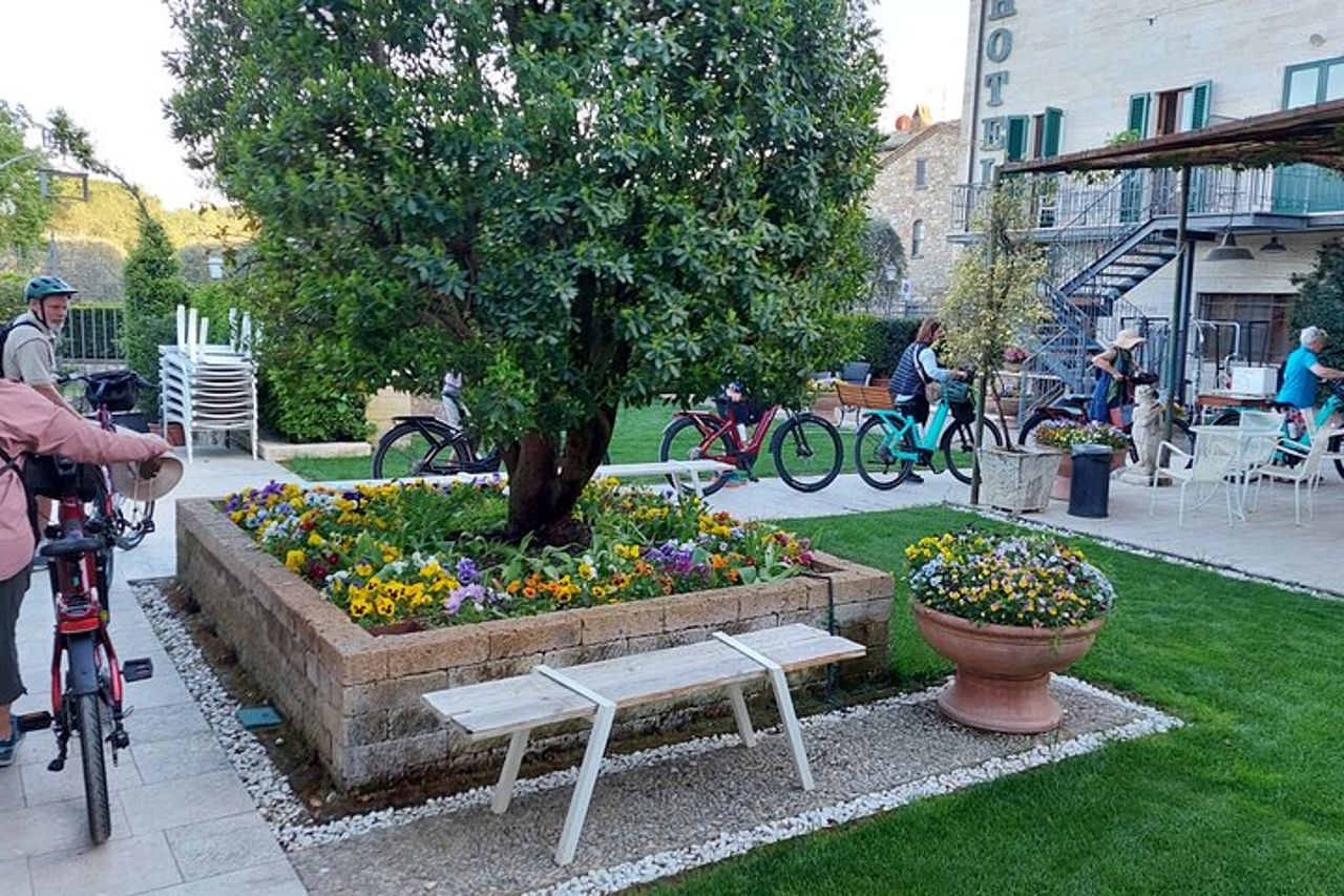 Tour guidato in E-Bike del centro storico di Perugia — 8