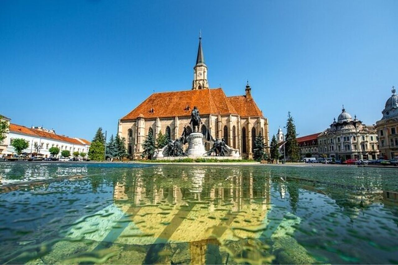 Tour a piedi delle attrazioni imperdibili di Cluj con una guida — 3