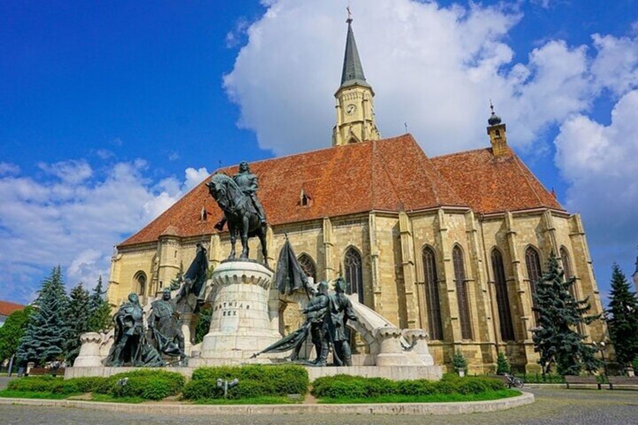 Tour a piedi delle attrazioni imperdibili di Cluj con una guida — 7