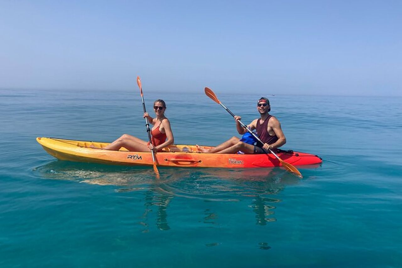 Tour in Kayak: Da Cala Manbrù alla Riserva di Torre Salsa — 3