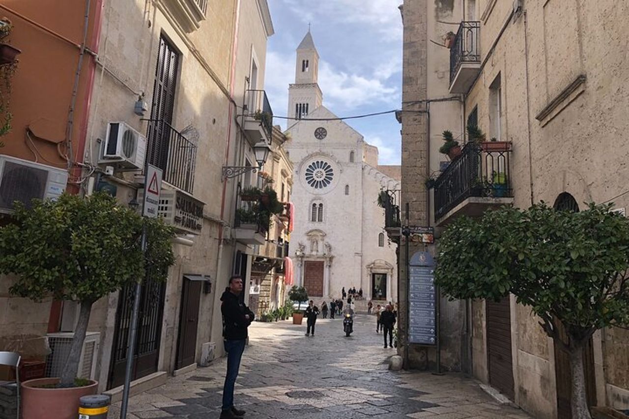 Tour VIP privato delle principali città di Bari e del Nord Puglia con pranzo — 7