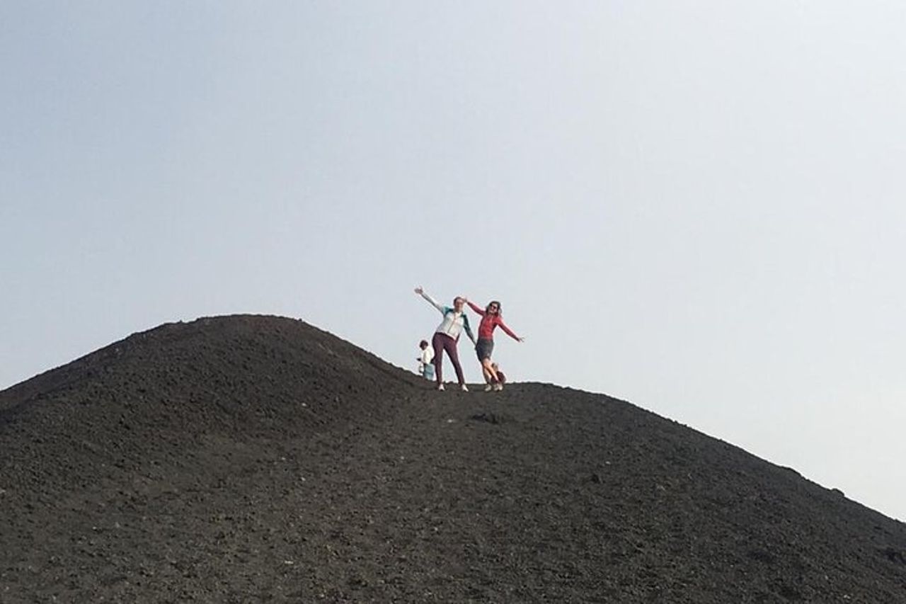 Esperienza all'alba sul Vulcano Etna - Trekking Guidato e Jeep