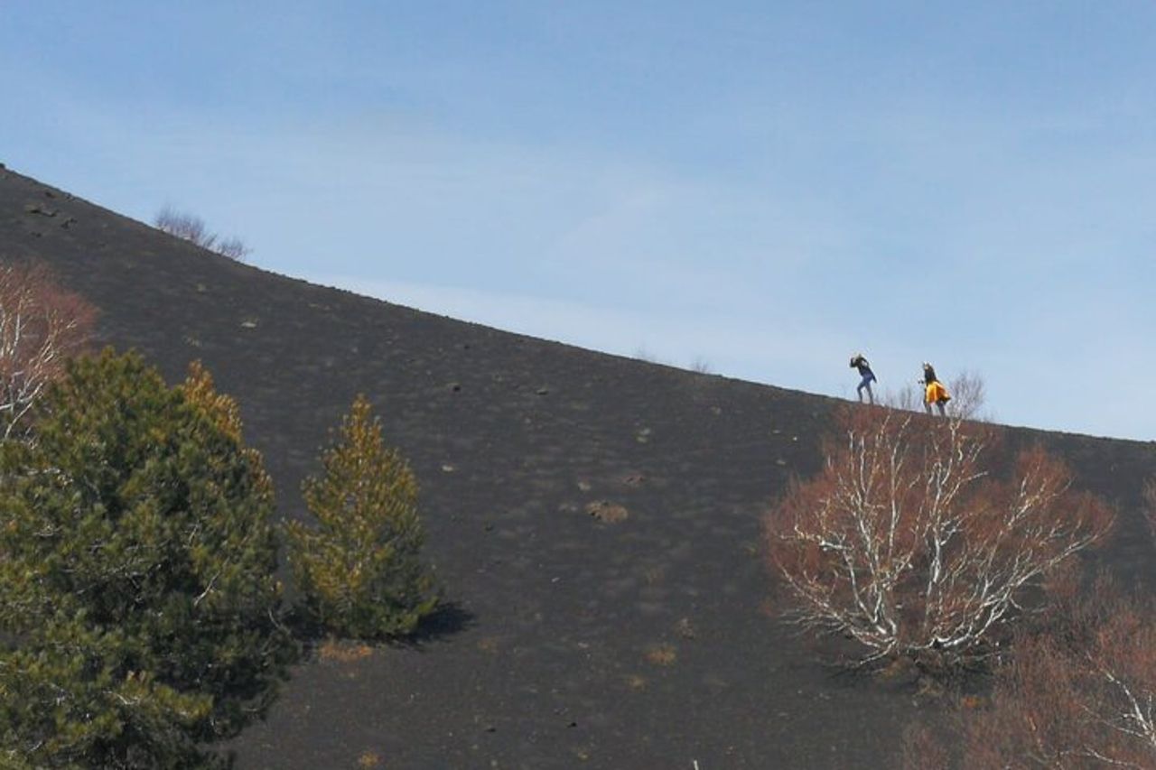 Esperienza all'alba sul Vulcano Etna - Trekking Guidato e Jeep — 5