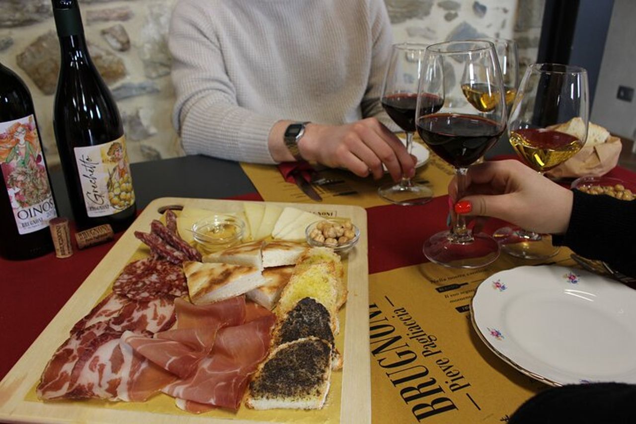 Visita Privata nella Cantina Brugnoni con Degustazione 4 vini — 2