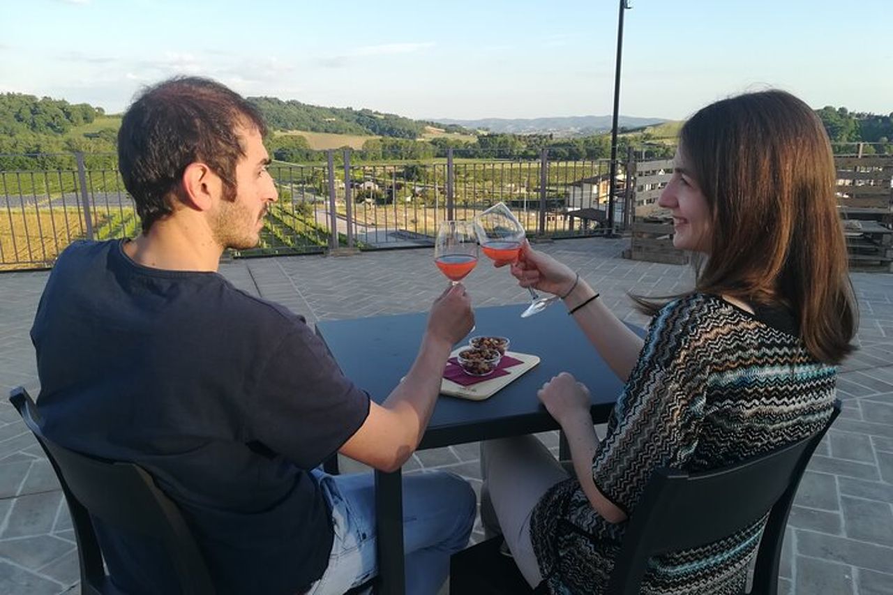 Visita Privata nella Cantina Brugnoni con Degustazione 4 vini — 4