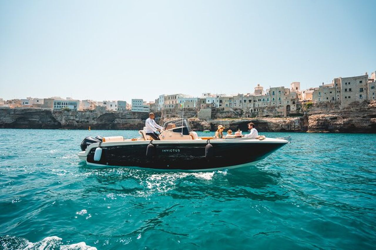 Tour condiviso di Polignano a Mare in barca con prosecco — 7