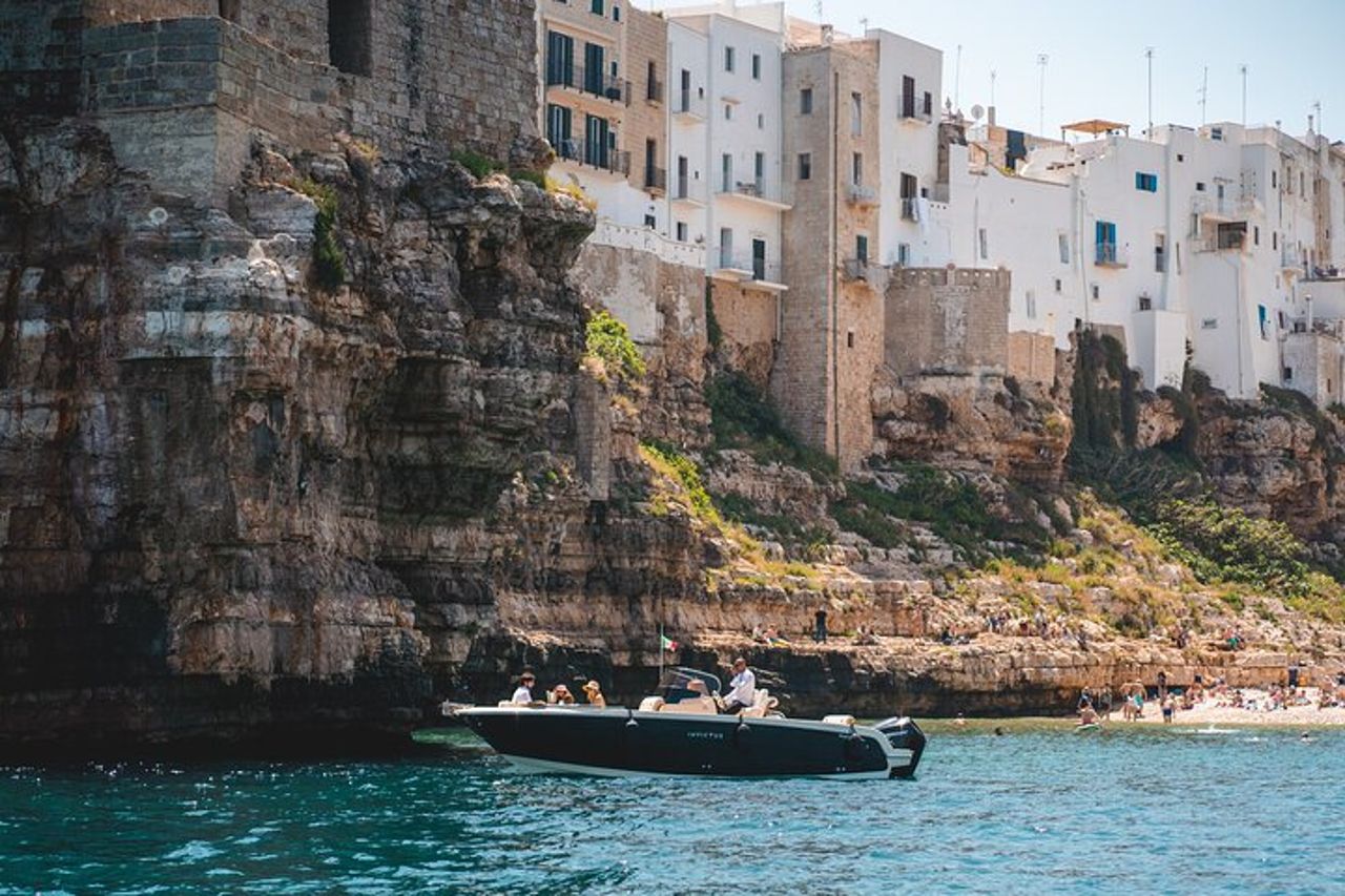 Tour condiviso di Polignano a Mare in barca con prosecco — 8