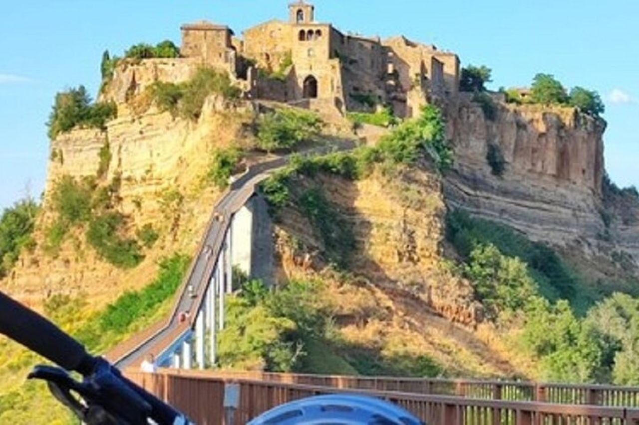 Tour in eBike della Città che Muore di Civita di Bagnoregio