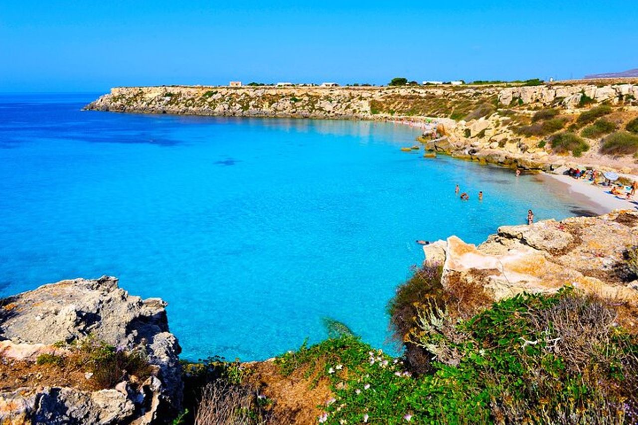 Tour in barca Escursione da Trapani per Favignana e Levanzo 8 ore — 9