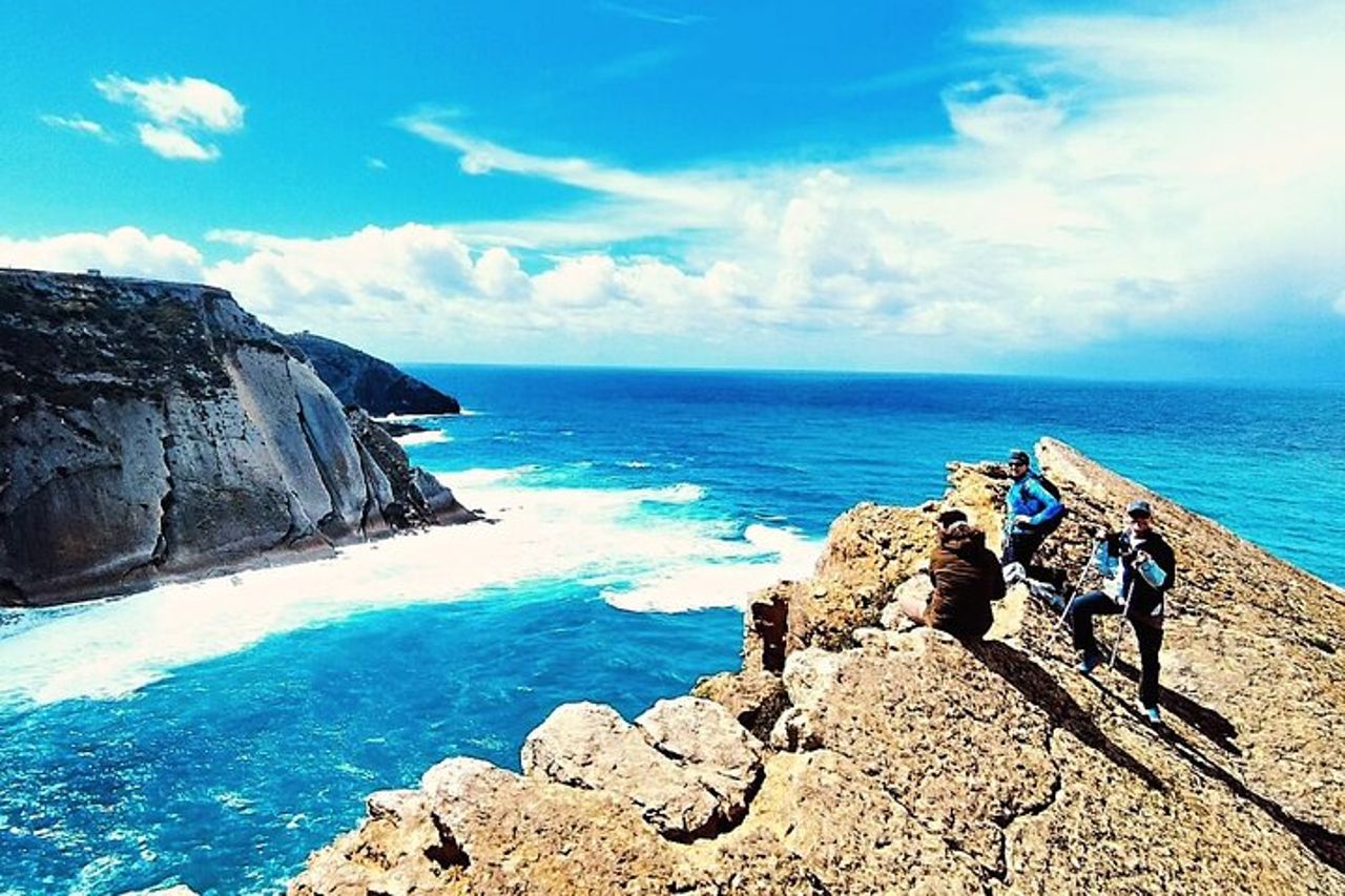 Escursione giurassica alle impronte di dinosauro a Capo Espichel