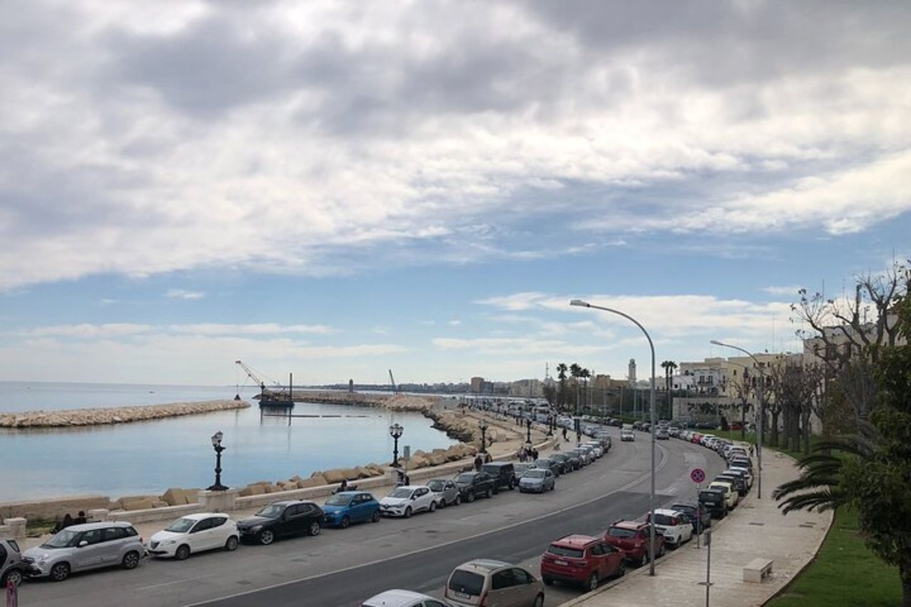 Tour VIP privato delle principali città di Bari e del Nord Puglia con pranzo — 9