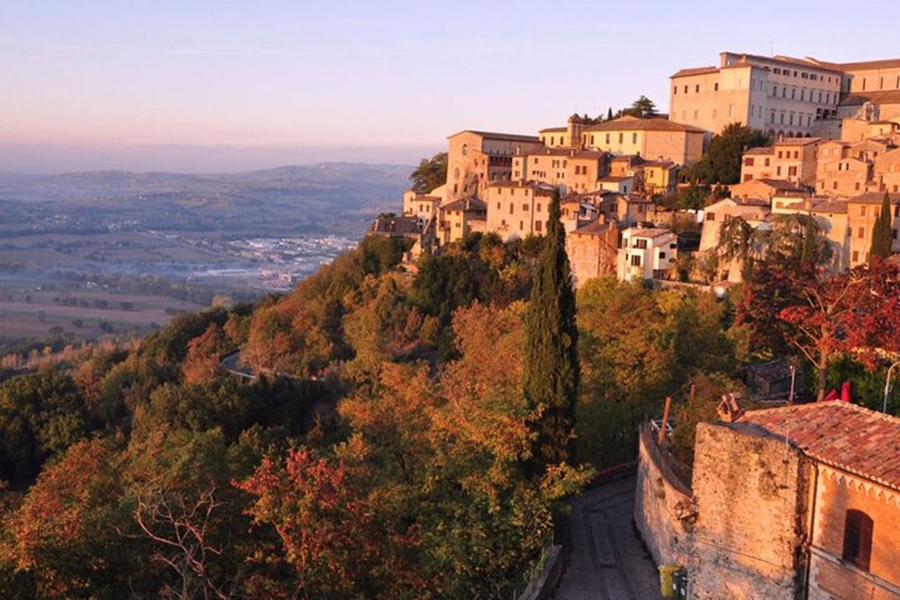 Tour privato del Lago Trasimeno, Perugia e villaggi umbri da Roma — 5