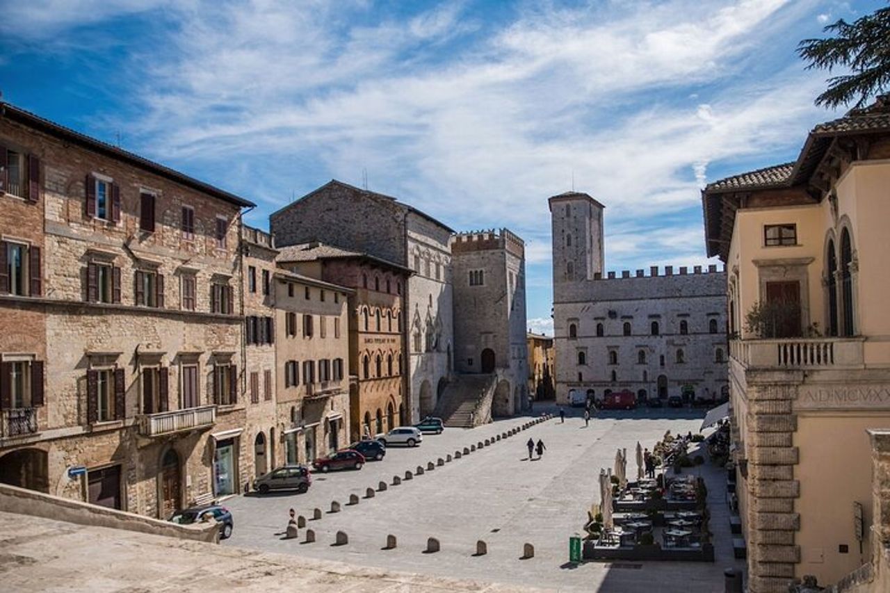 Tour privato del Lago Trasimeno, Perugia e villaggi umbri da Roma — 6