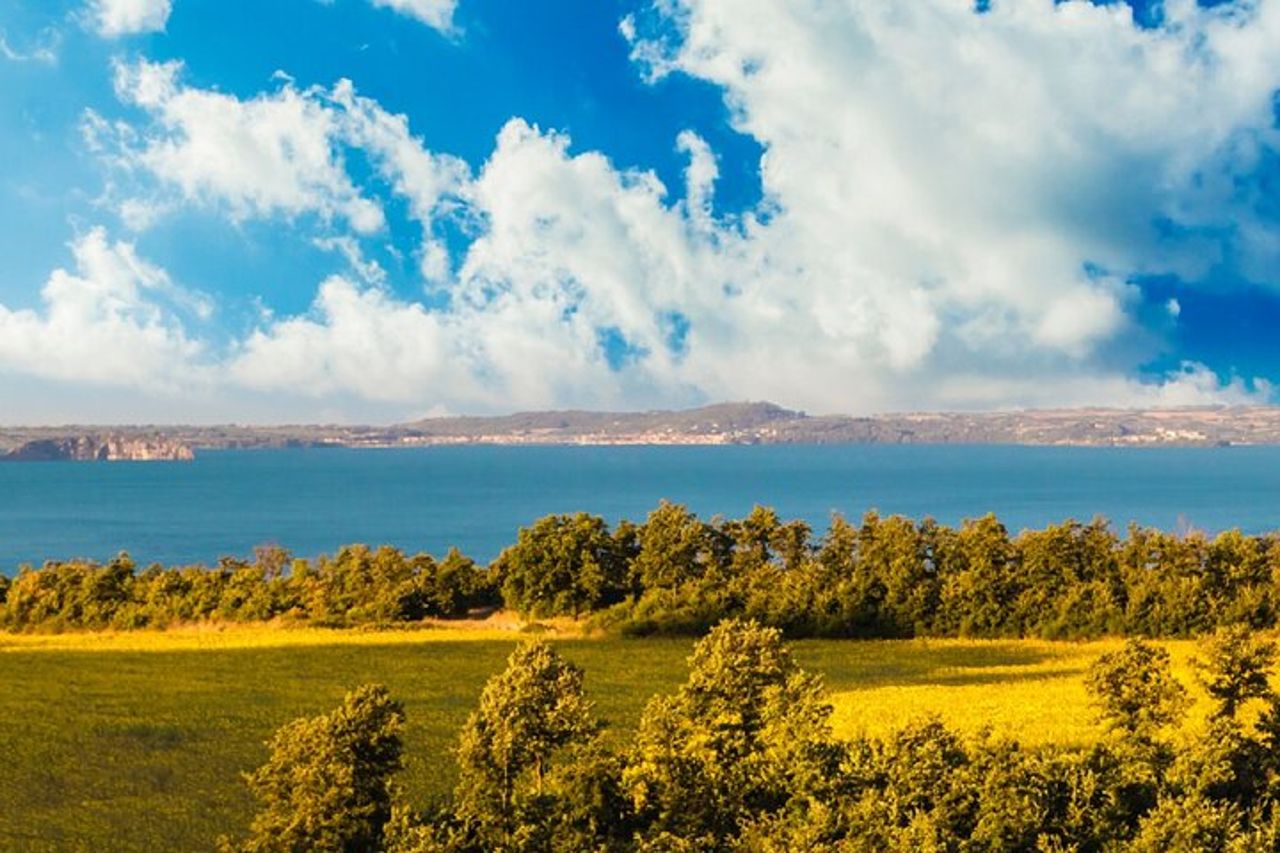 Tour in eBike della Valle del Lago con esperienza di degustazione enogastronomica — 8